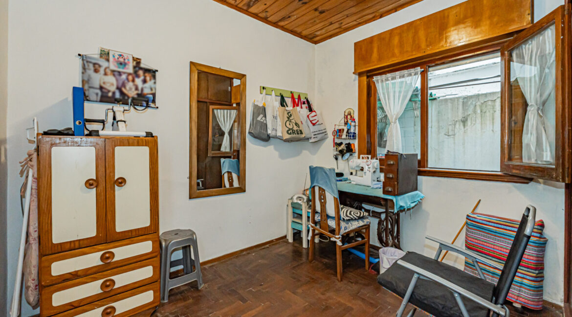 Av Alvarez Thomas 811-1