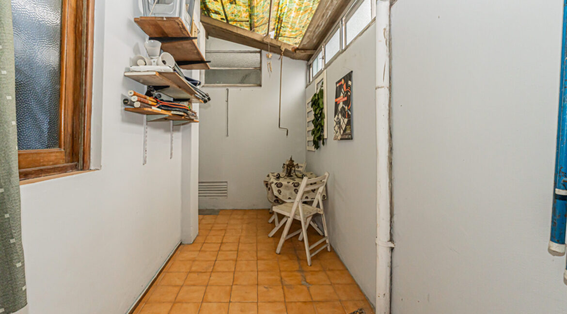 Av Alvarez Thomas 811-10