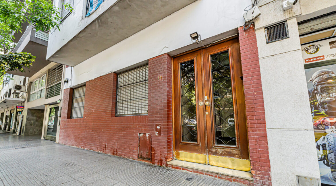 Av Alvarez Thomas 811-19