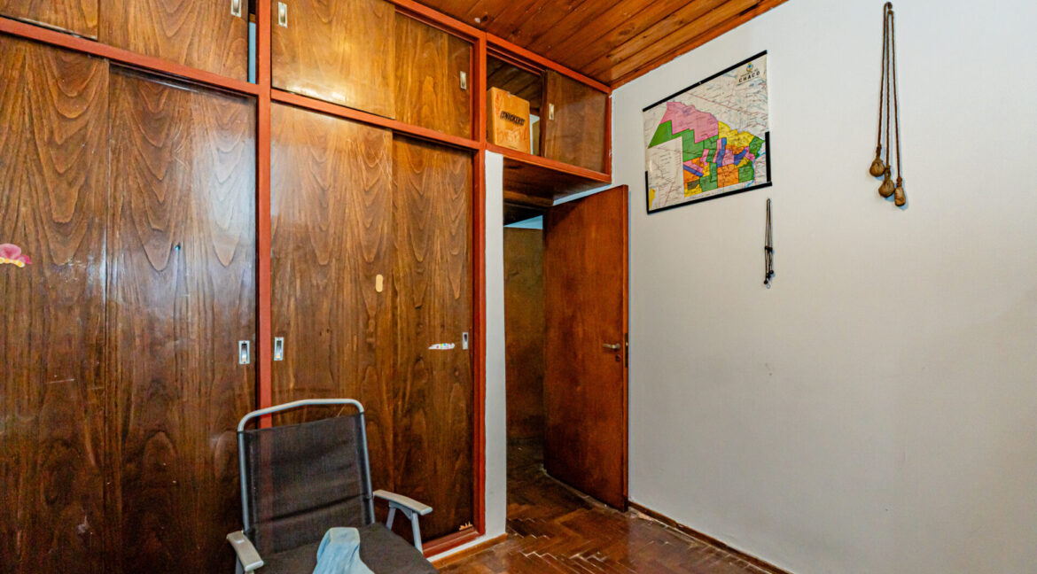 Av Alvarez Thomas 811-3