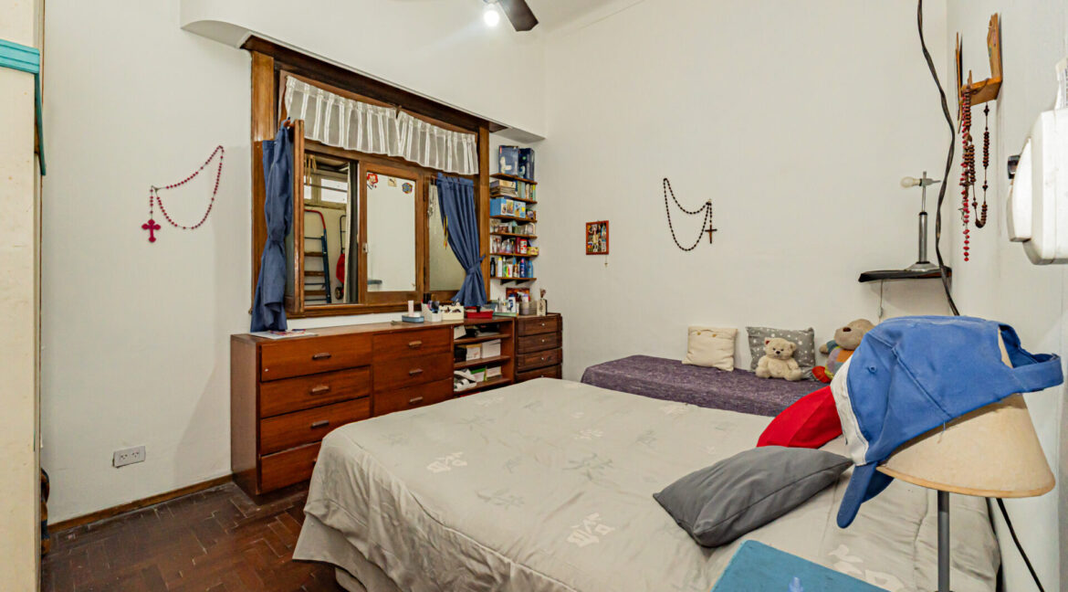 Av Alvarez Thomas 811-5