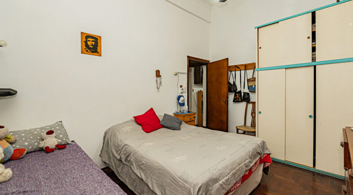 Av Alvarez Thomas 811-7